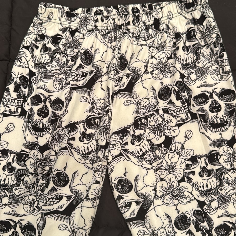 Agnes & Dora Skull leggings - Picture 2 of 6